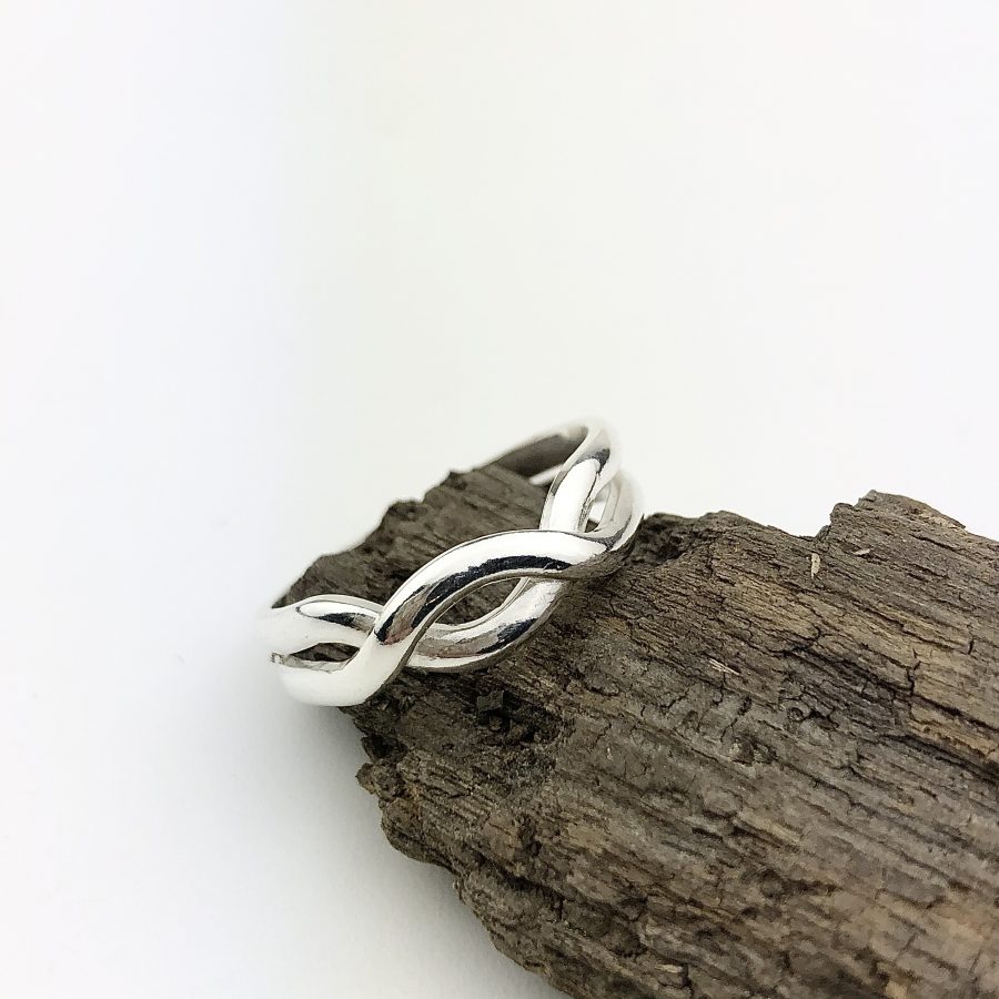 Double wave ring