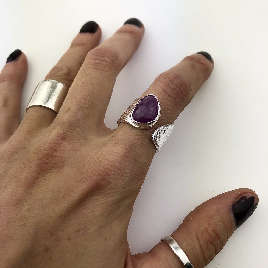 reticulated sapphire ring