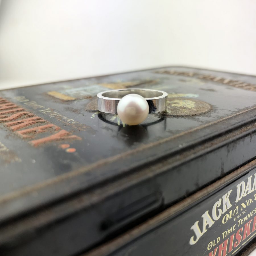 Silver & Pearl Ring