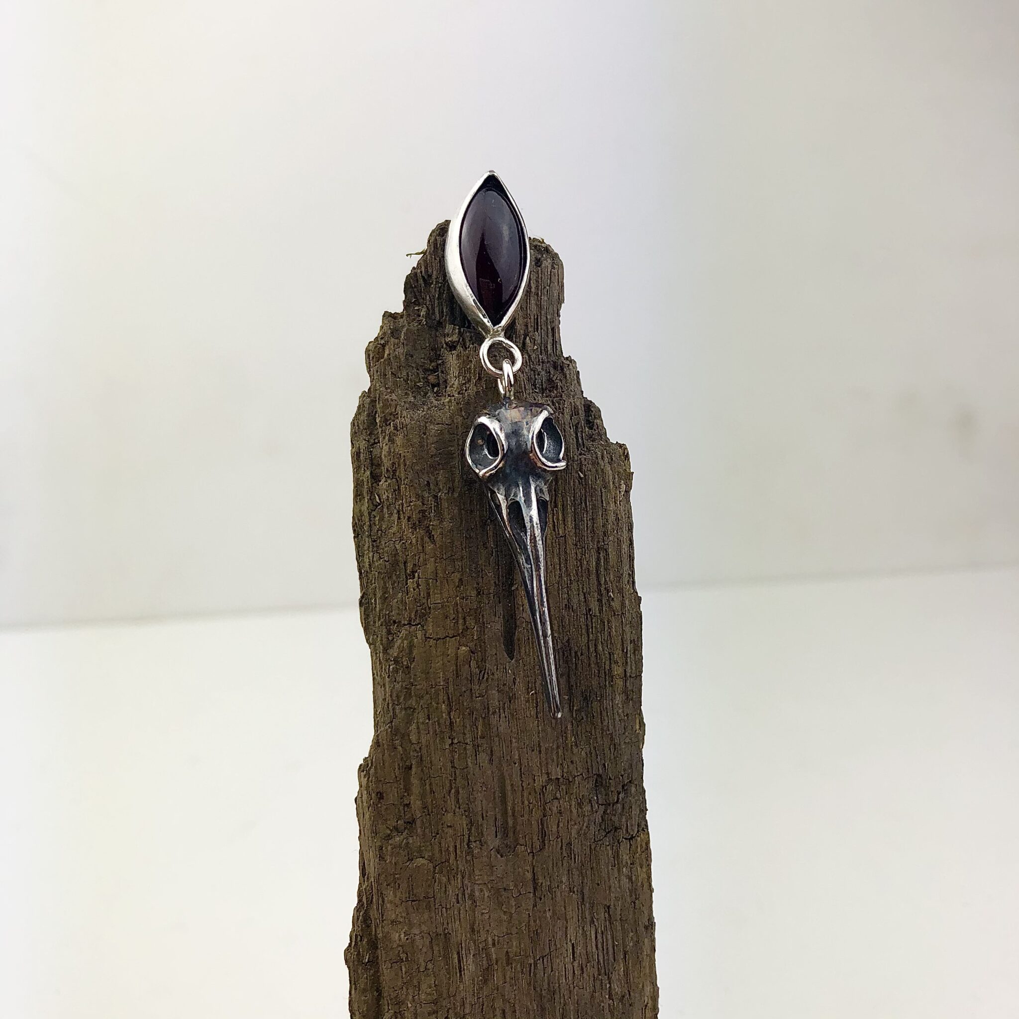 Skulls & garnet earrings
