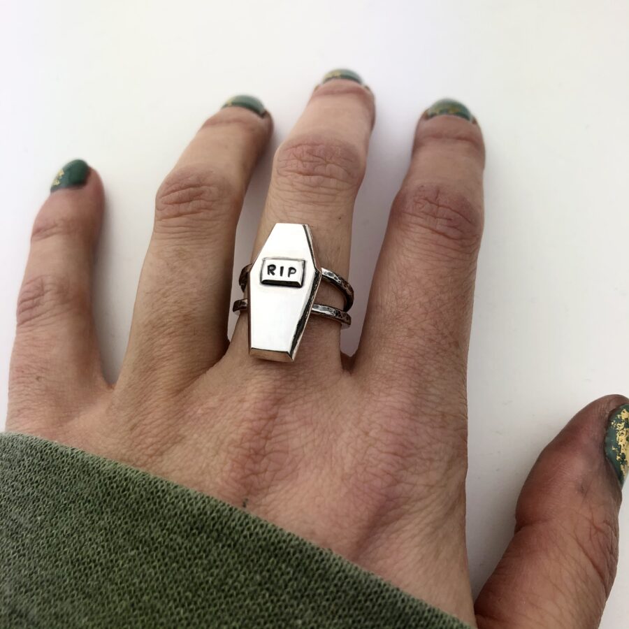 Coffin ring