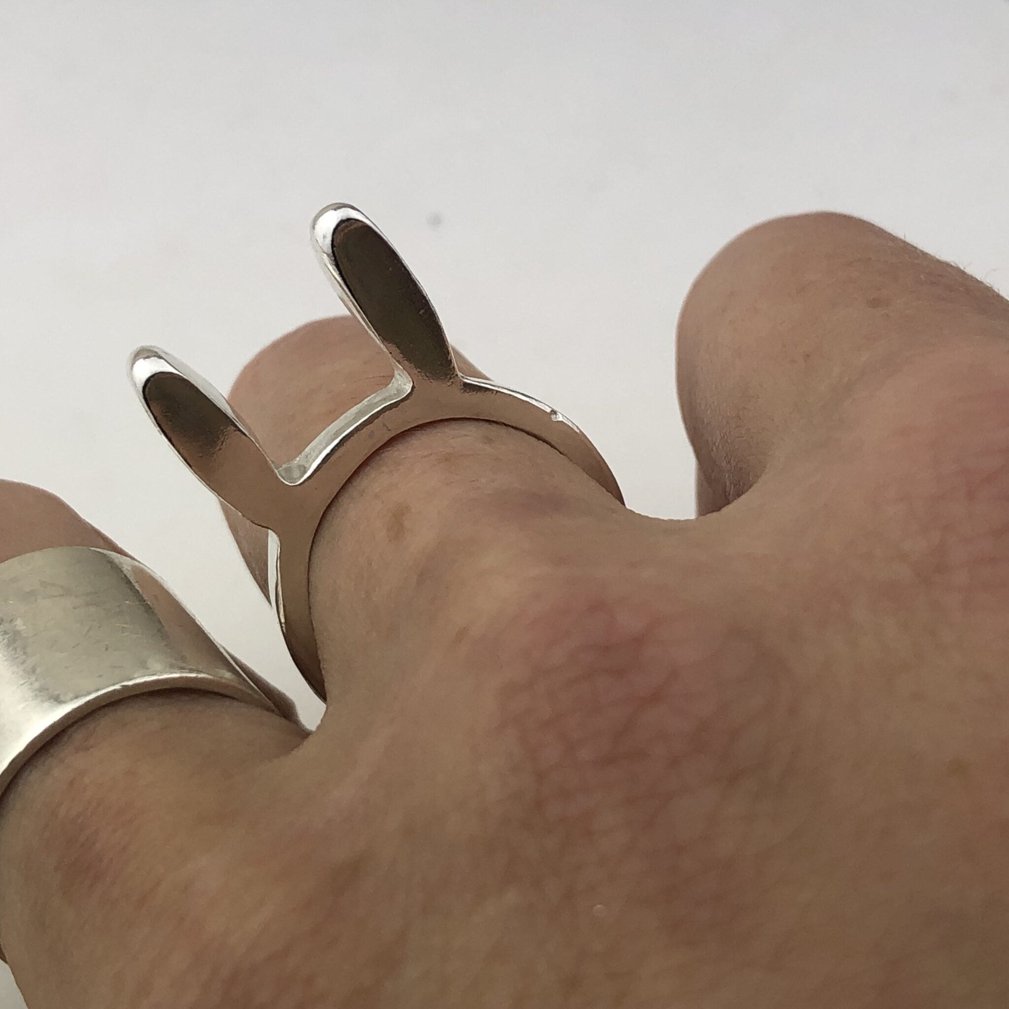 bunny ears ring