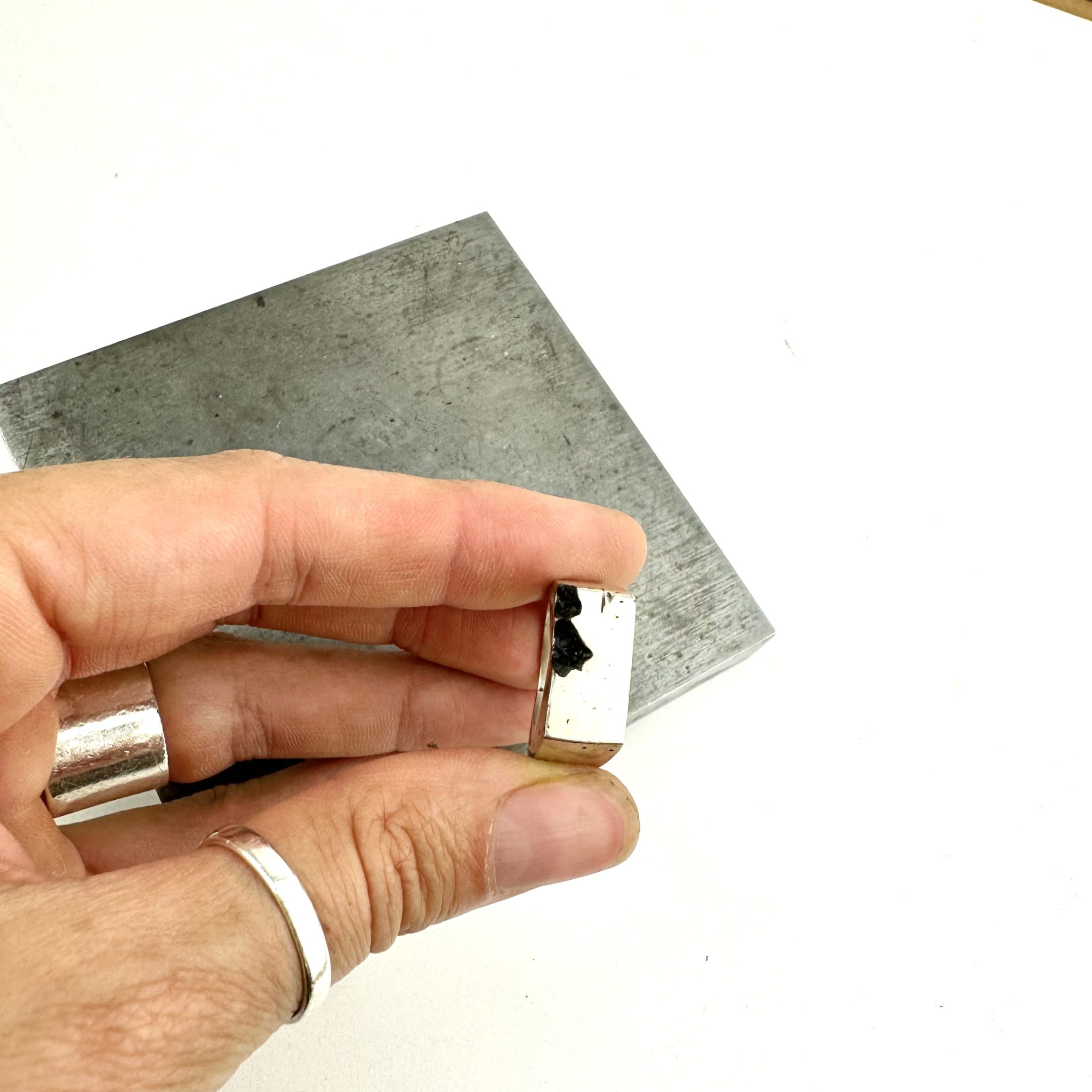 Silver crevice signet ring - Image 6