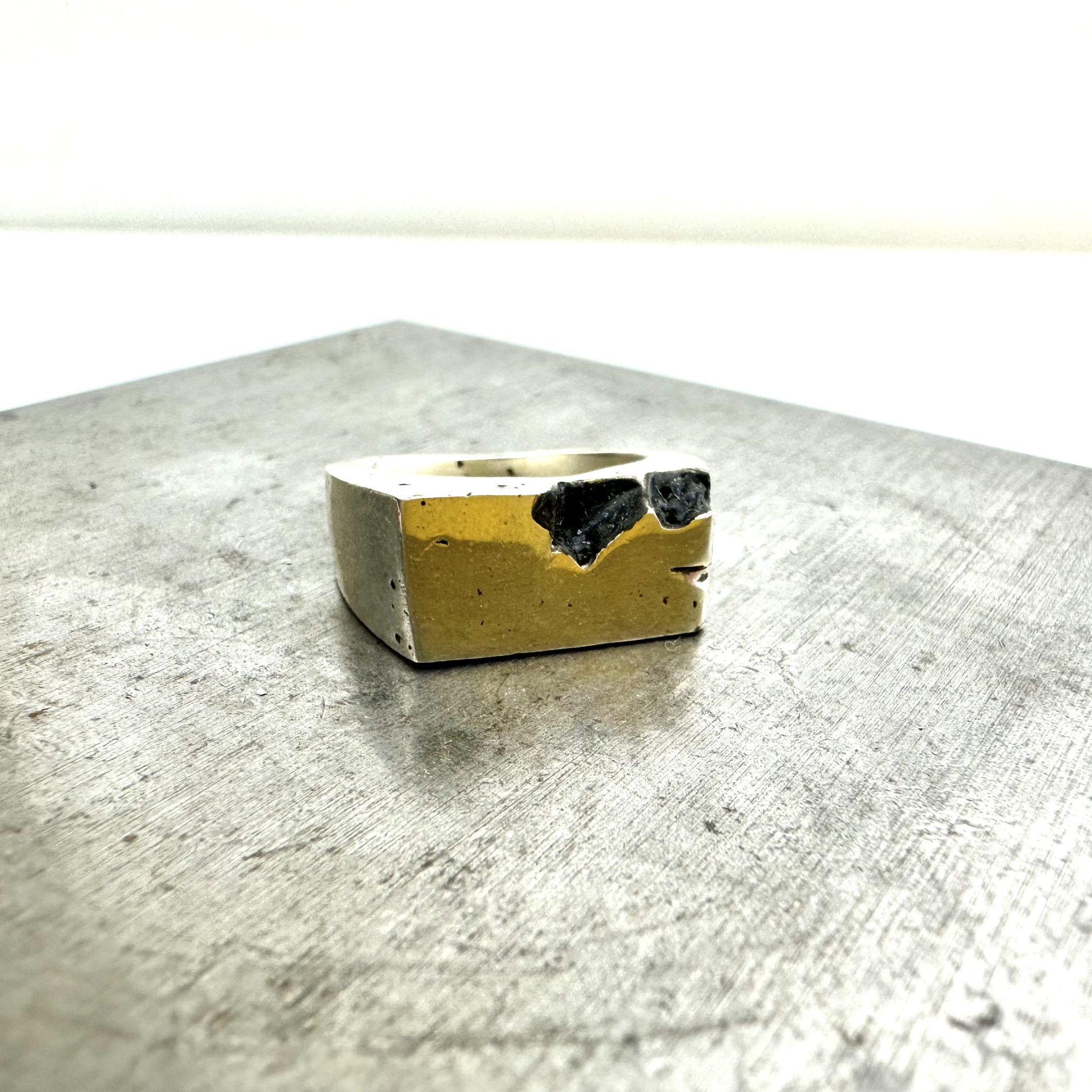 Crevice silver signet ring