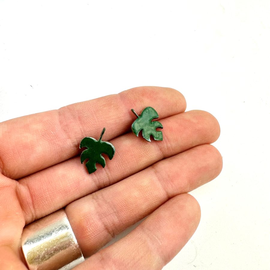 Monstera leaf earrings