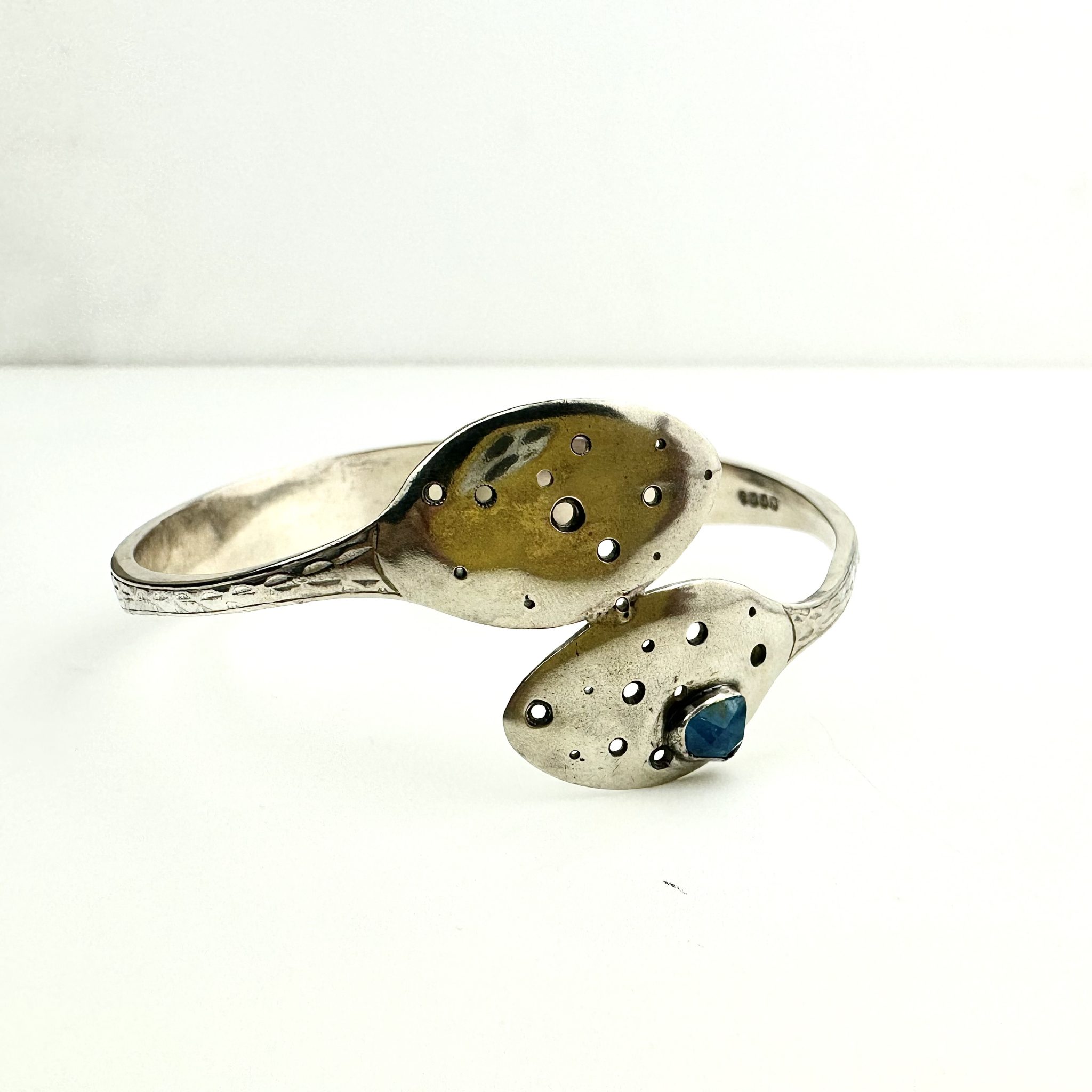 apatite sugar tong bangle